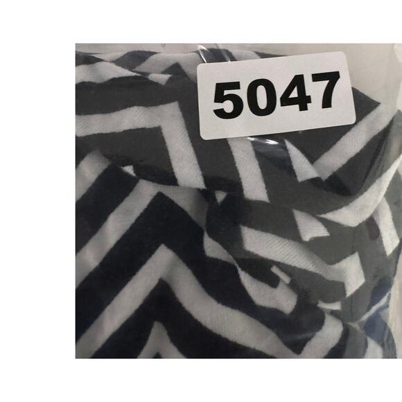 Lane Bryant 18/20 Cami Rayon Blend Black White Chevron with Lace - Picture 8 of 8